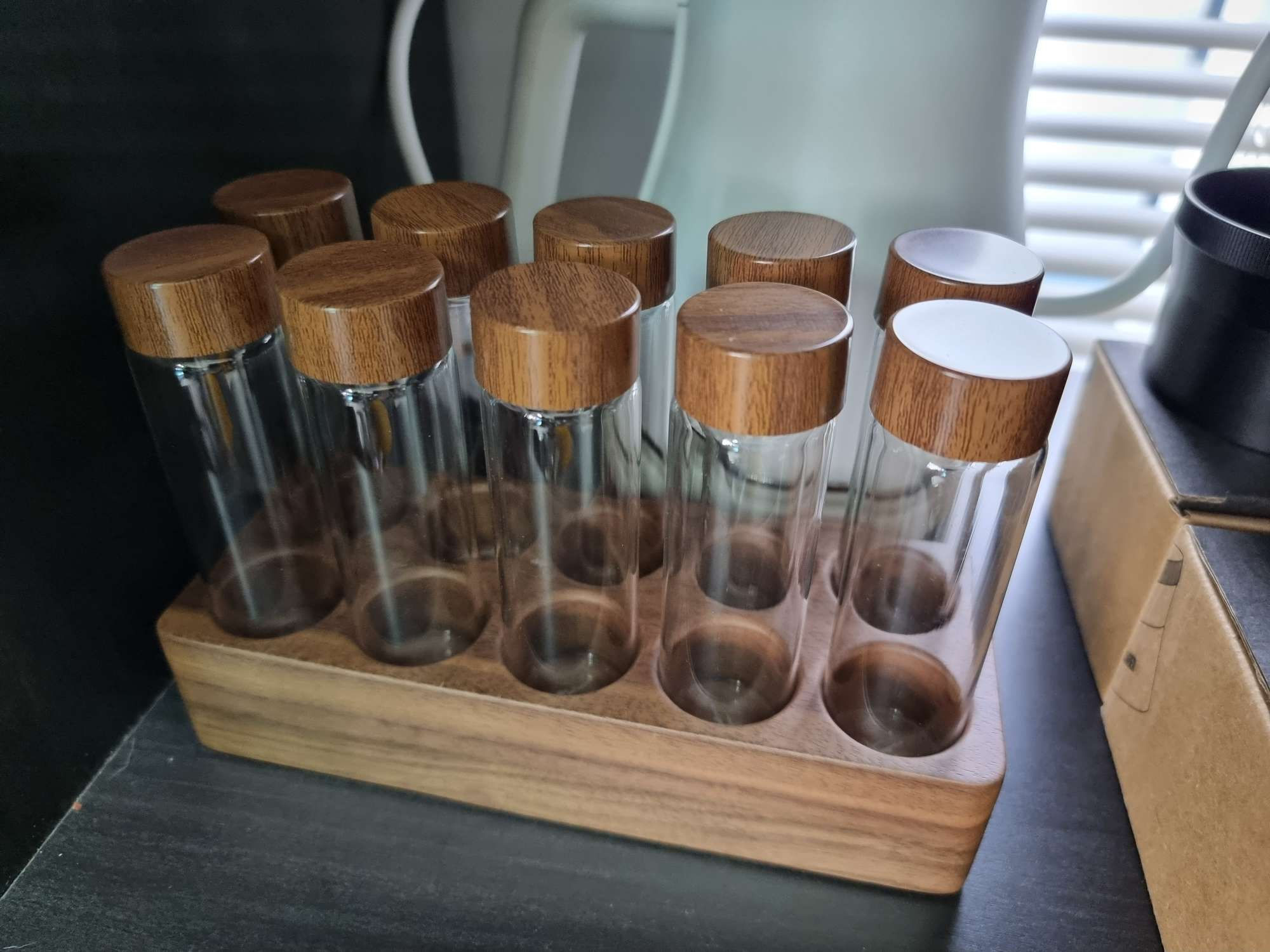 MHW-3BOMBER Coffee Bean Vault