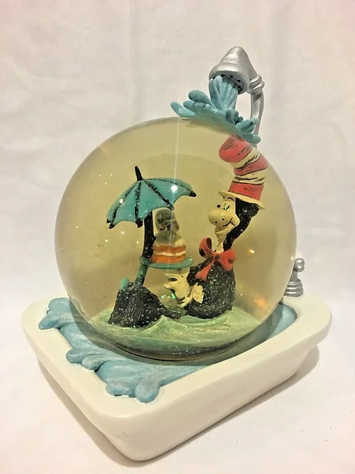 Dr Seuss The Cat In The Hat Cake Bathtub Snowglobe By Vandor Atxantiquesandmore