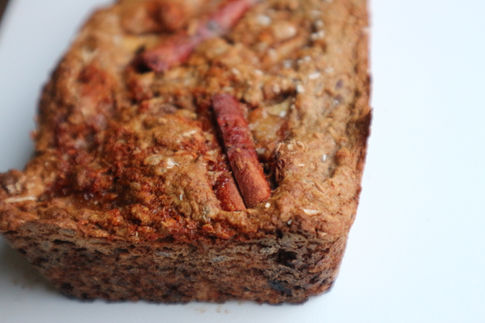 Vegan kaki brood met tiramisu likeur