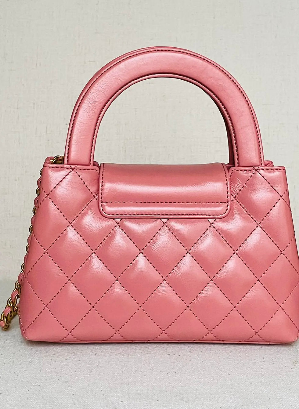 Thumbnail: Chanel Small Kelly Shopper Coral Shiny Aged Calfskin Brushed Gold Hardware