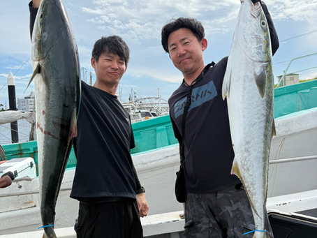 鰤大爆釣‼️90cmオーバーも入れ食い🎶クーラー満タン早上がり！