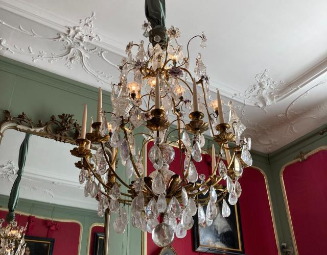 Chandelier made of rock crystal and amethyst