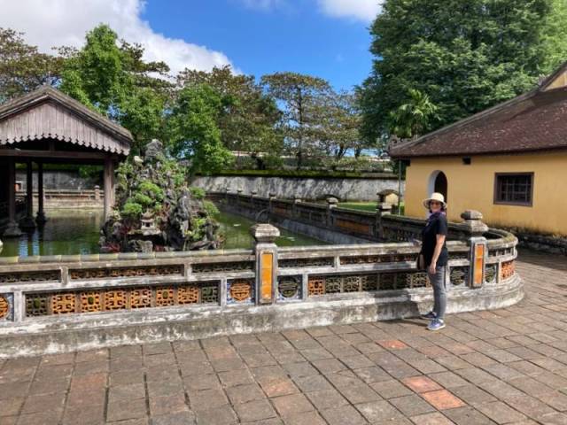 Outside the Queen Mother’s residence