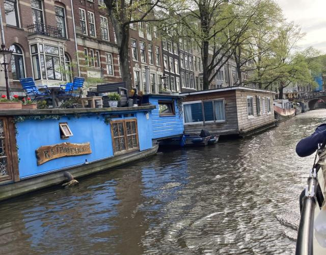 apparently the houseboat Snoop Dog liked to use