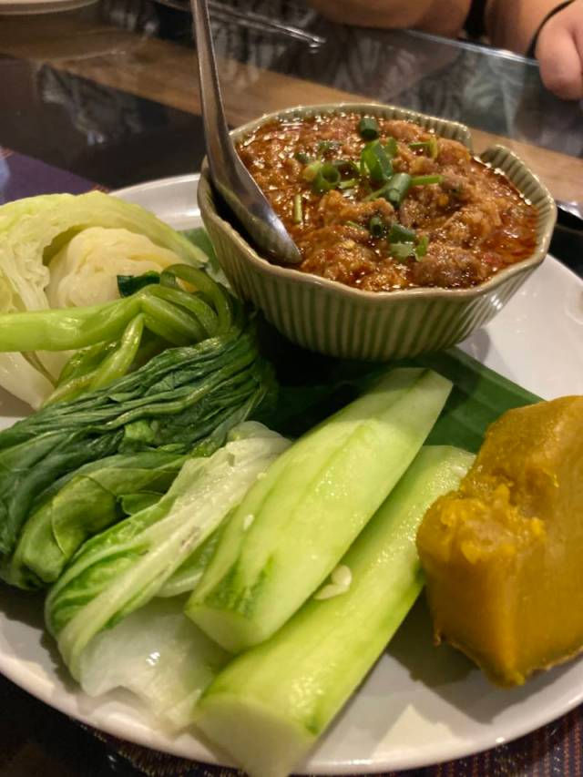tomato dip with veg was tasty and spicy