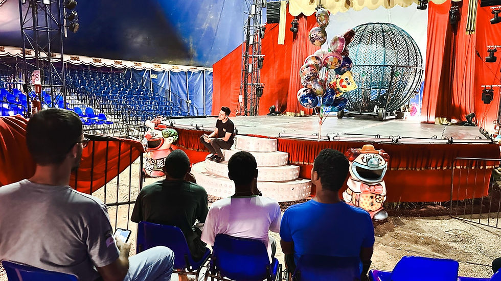 Adolescentes assistidos pelo CAPSi visitam Circo Globo Max 