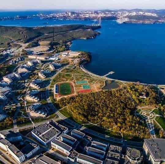 Вид с воздуха на кампус ДВФУ на острове Русский
