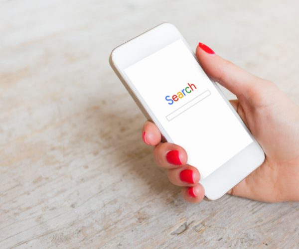 LivaFortis looks at when to "Google" your back pain symptoms and when to see your doctor.