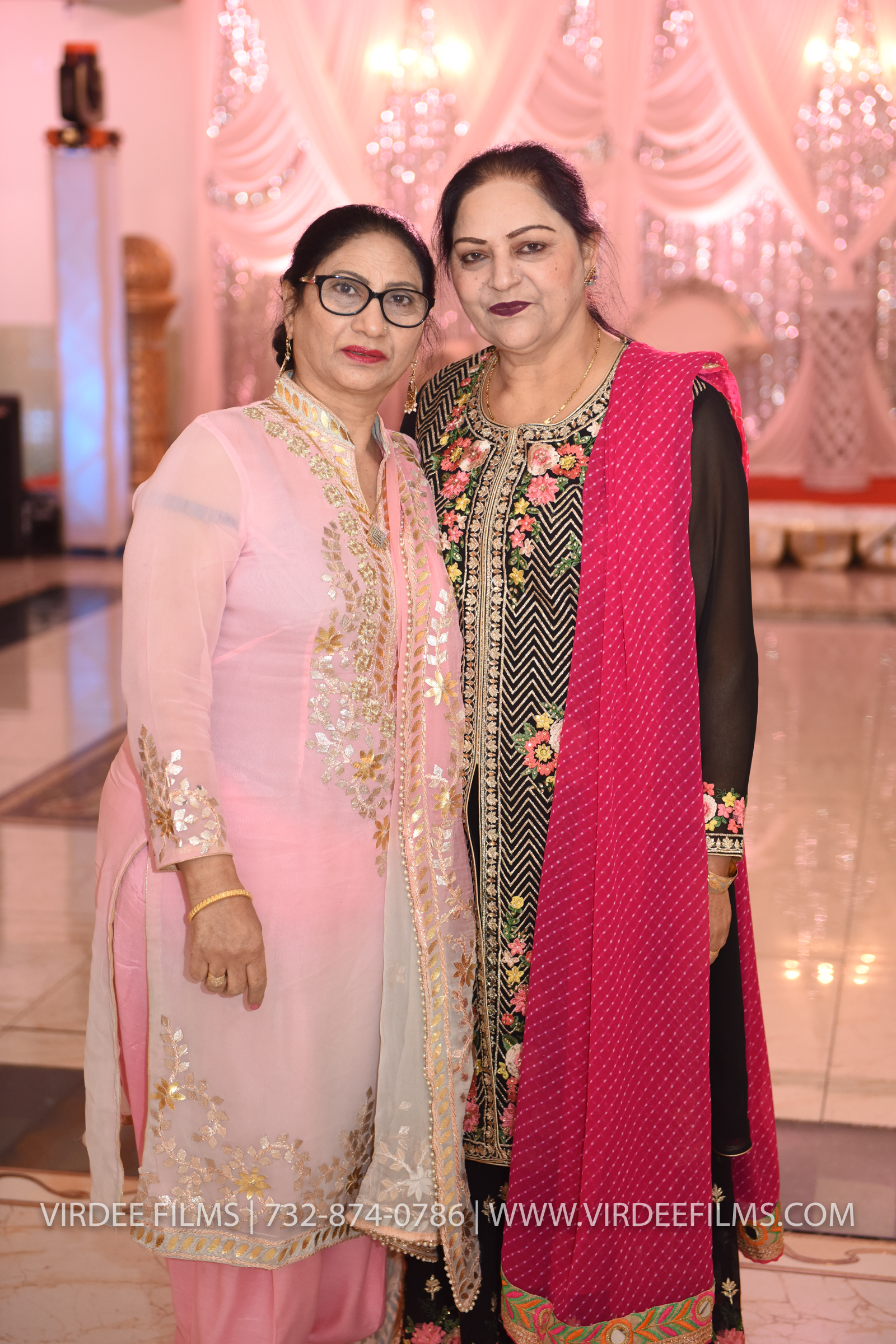 ZORA LOHRI (244)