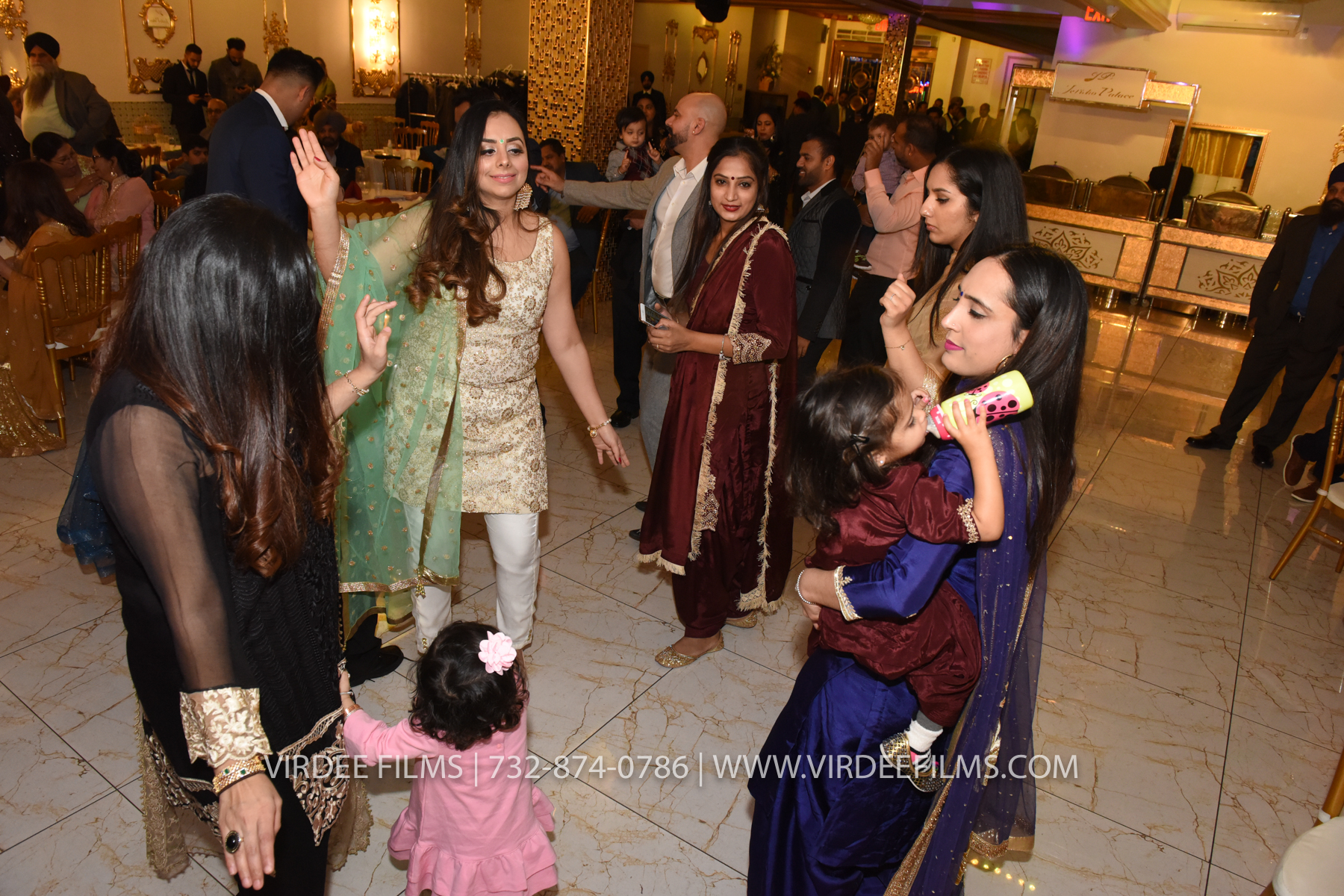 ZORA LOHRI (525)