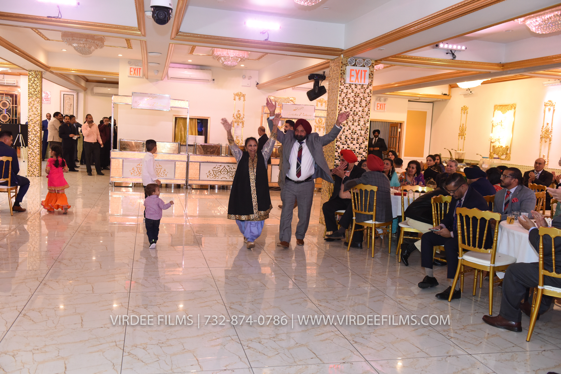 ZORA LOHRI (323)