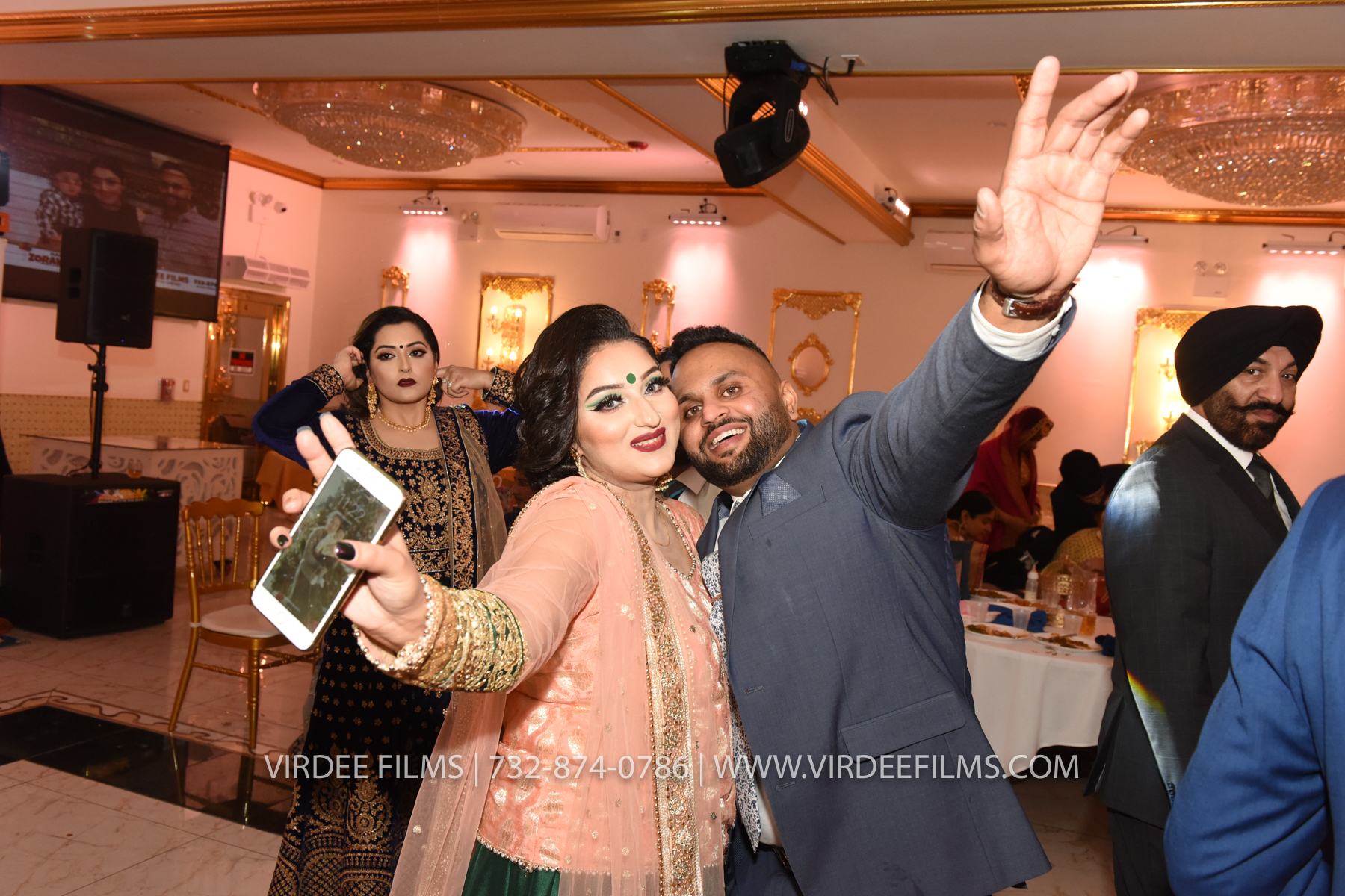 ZORA LOHRI (660)