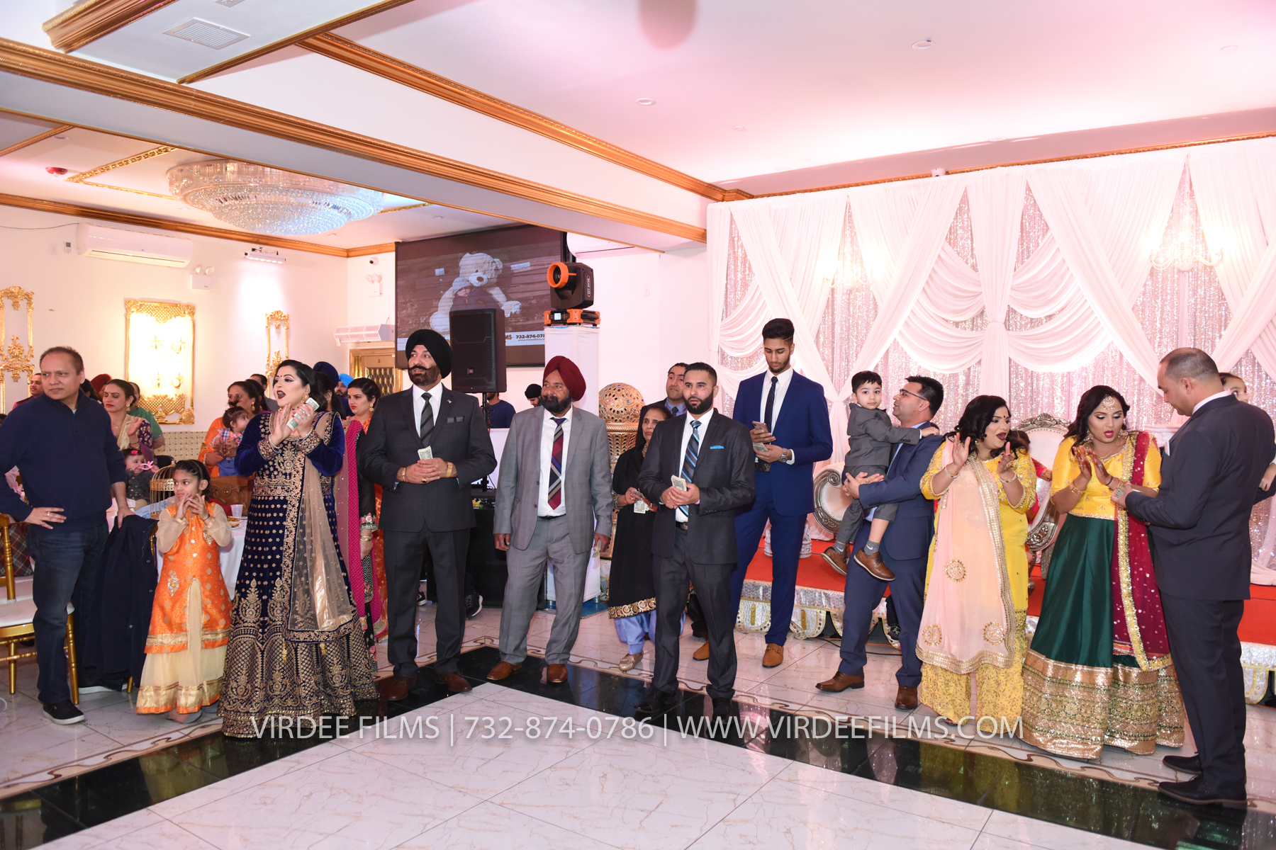 ZORA LOHRI (354)