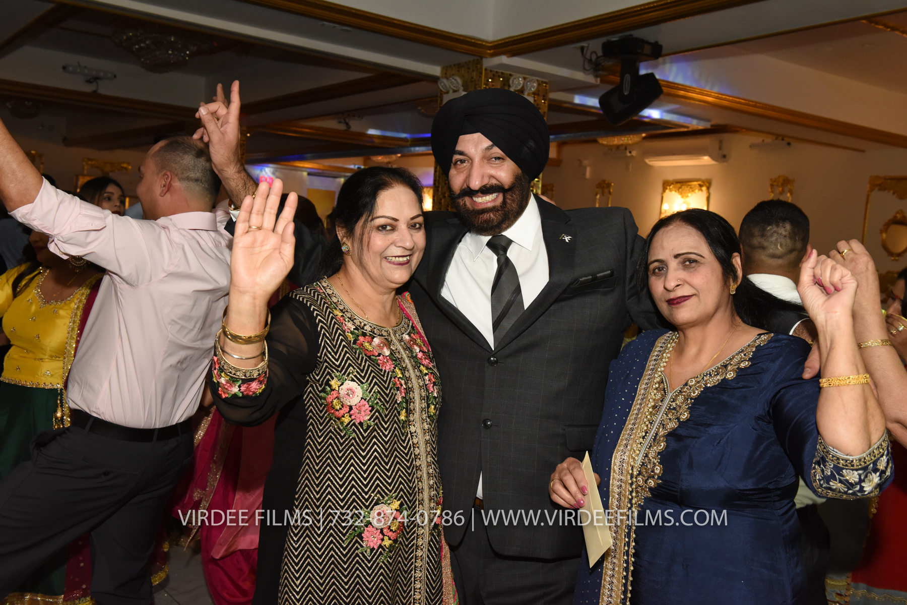 ZORA LOHRI (619)
