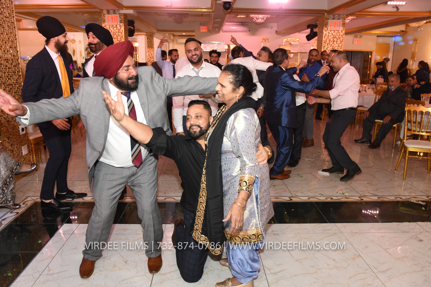 ZORA LOHRI (736)