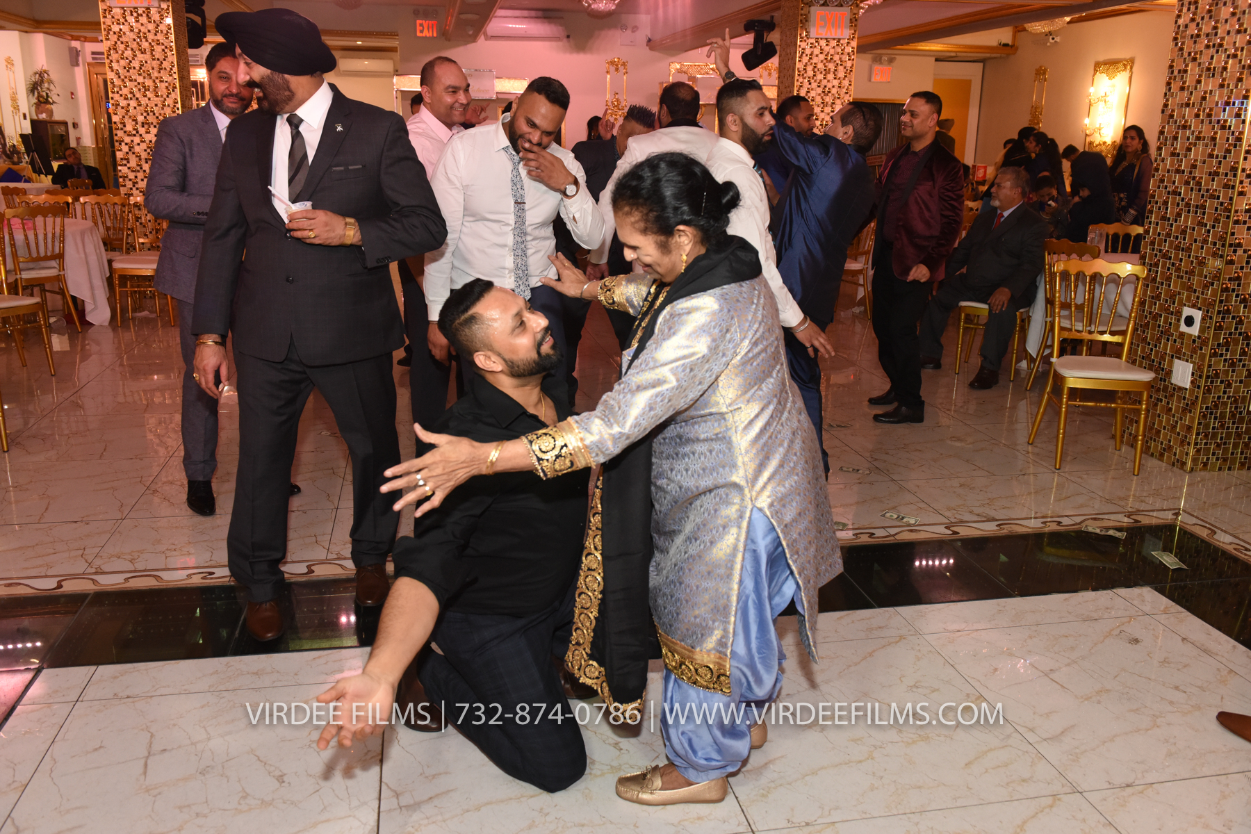 ZORA LOHRI (733)