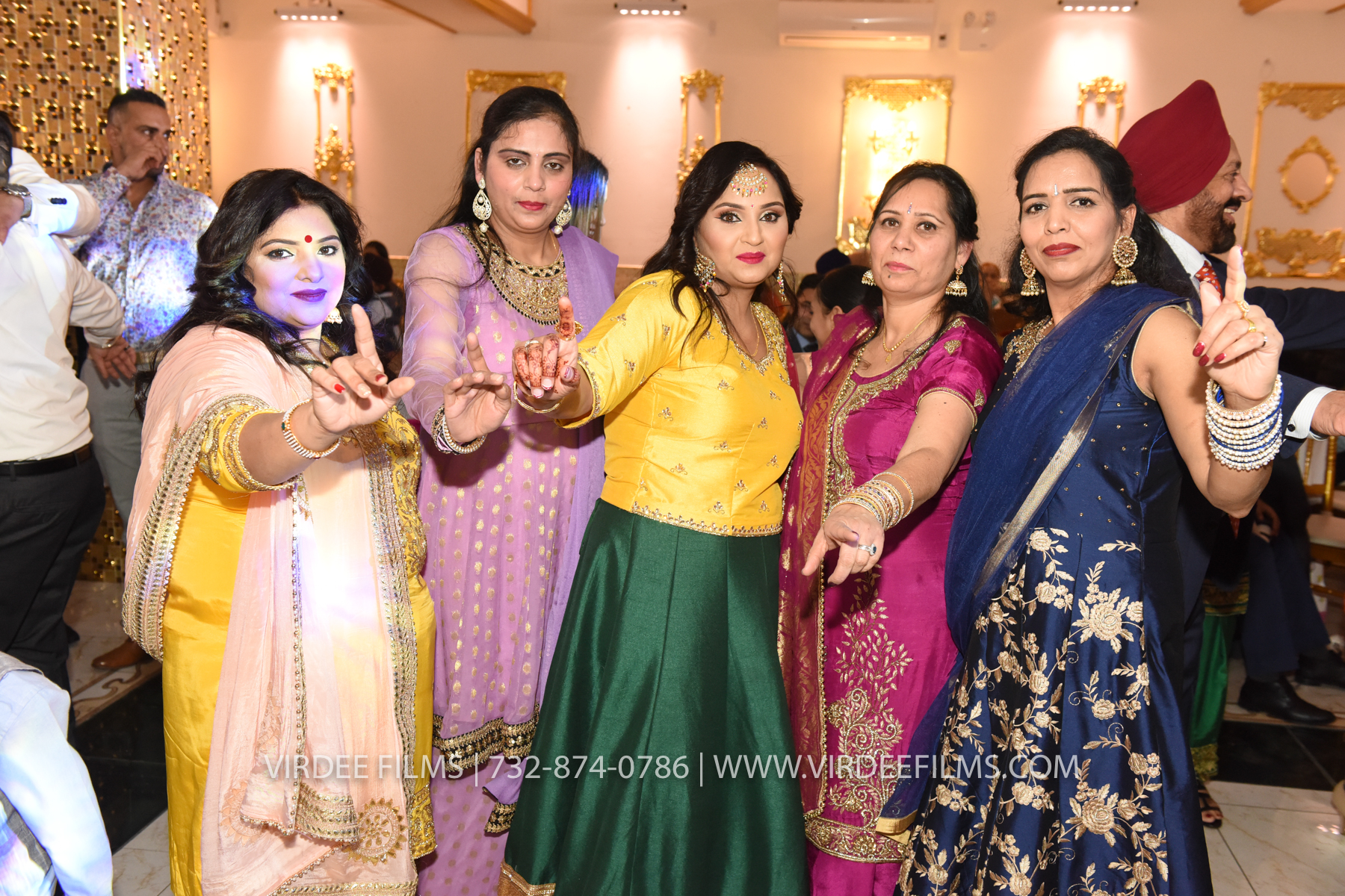 ZORA LOHRI (594)