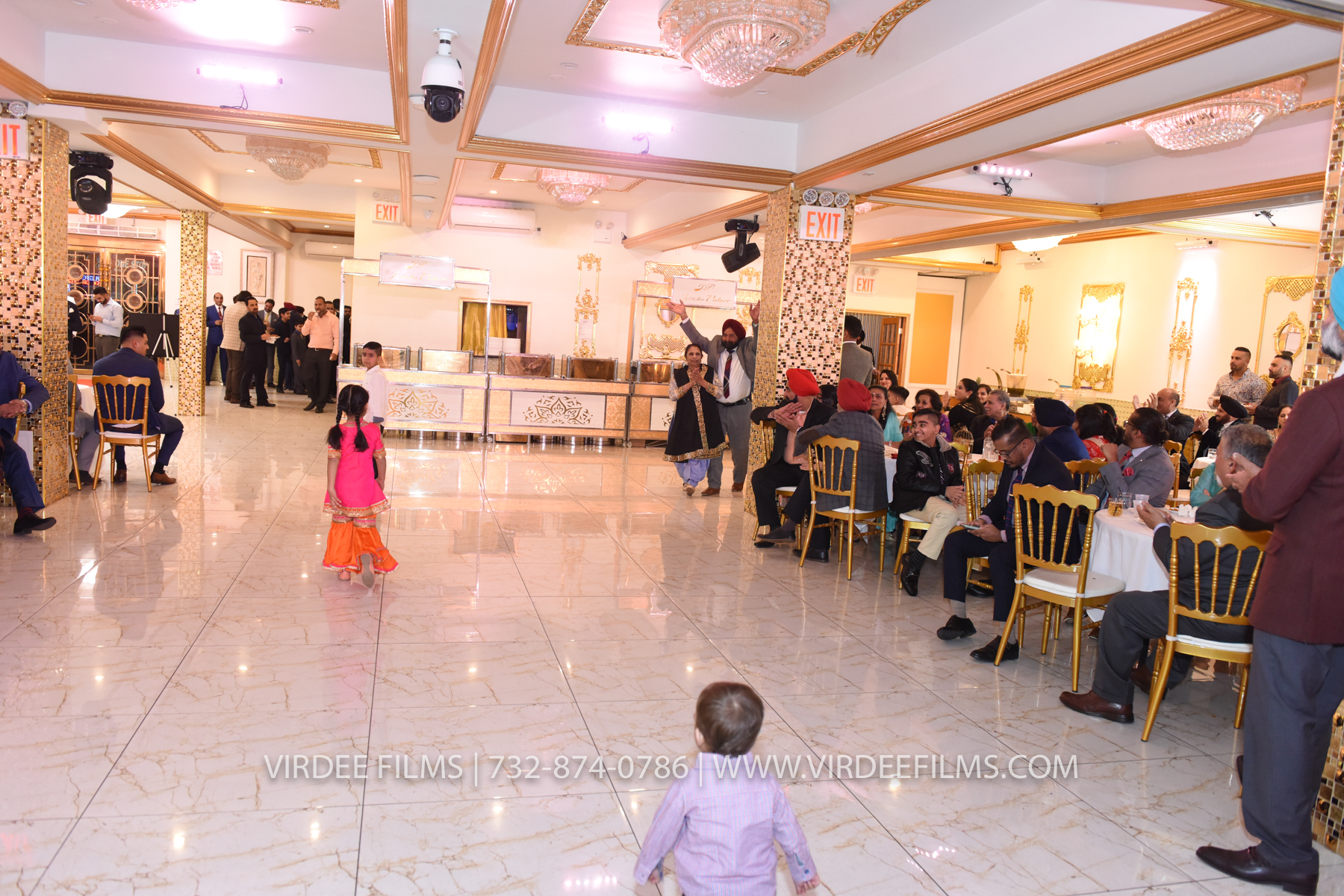ZORA LOHRI (321)