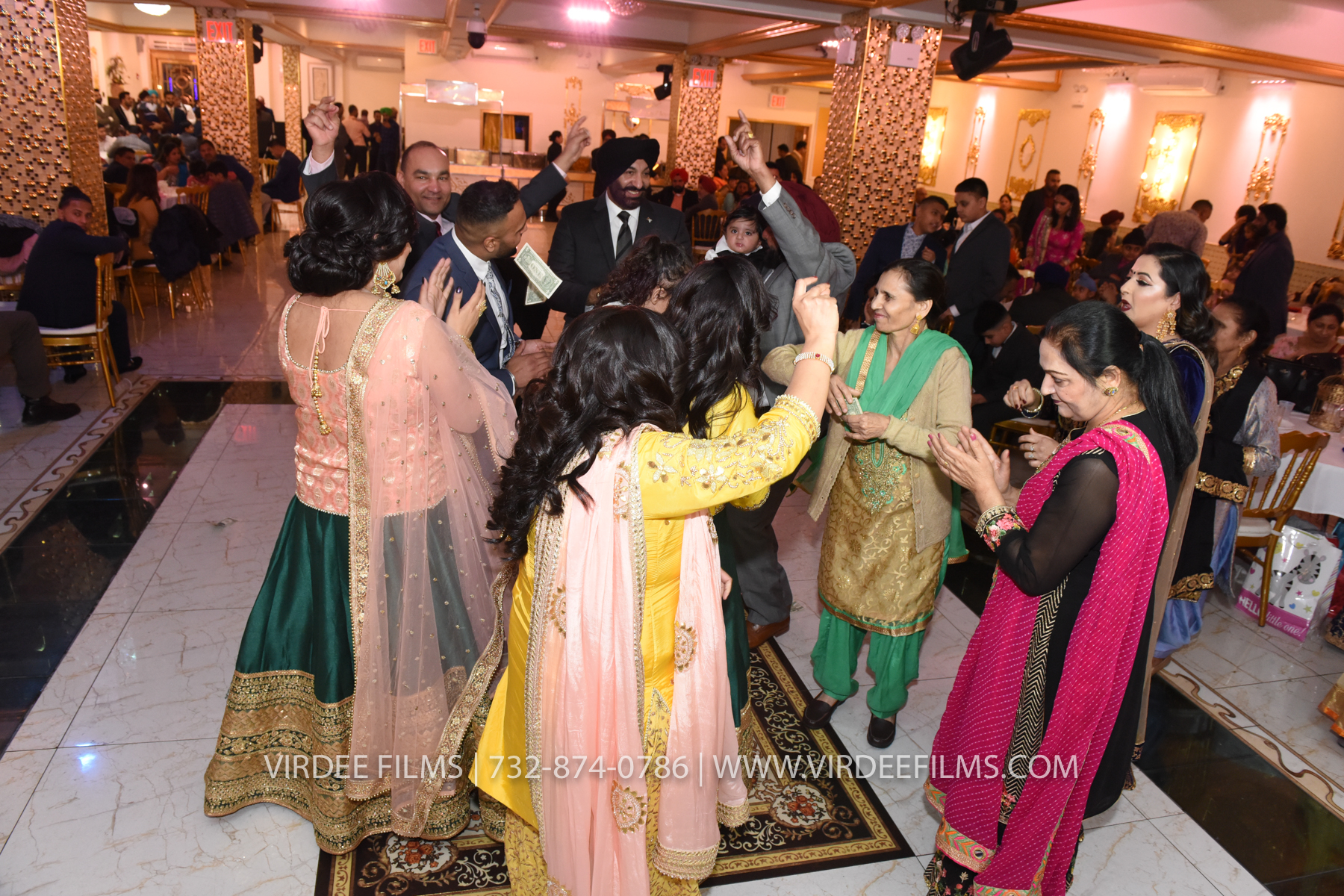 ZORA LOHRI (371)