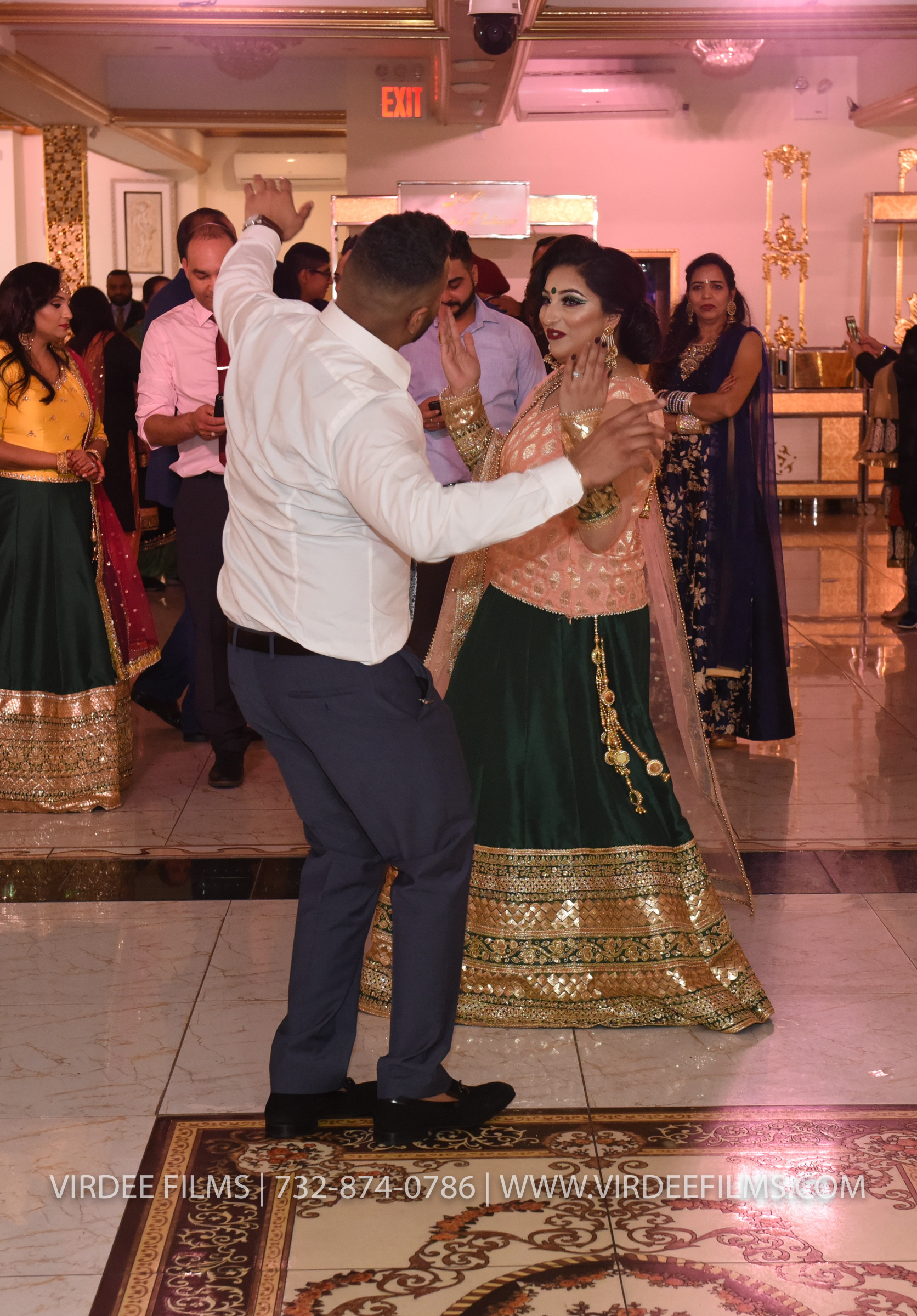 ZORA LOHRI (781)