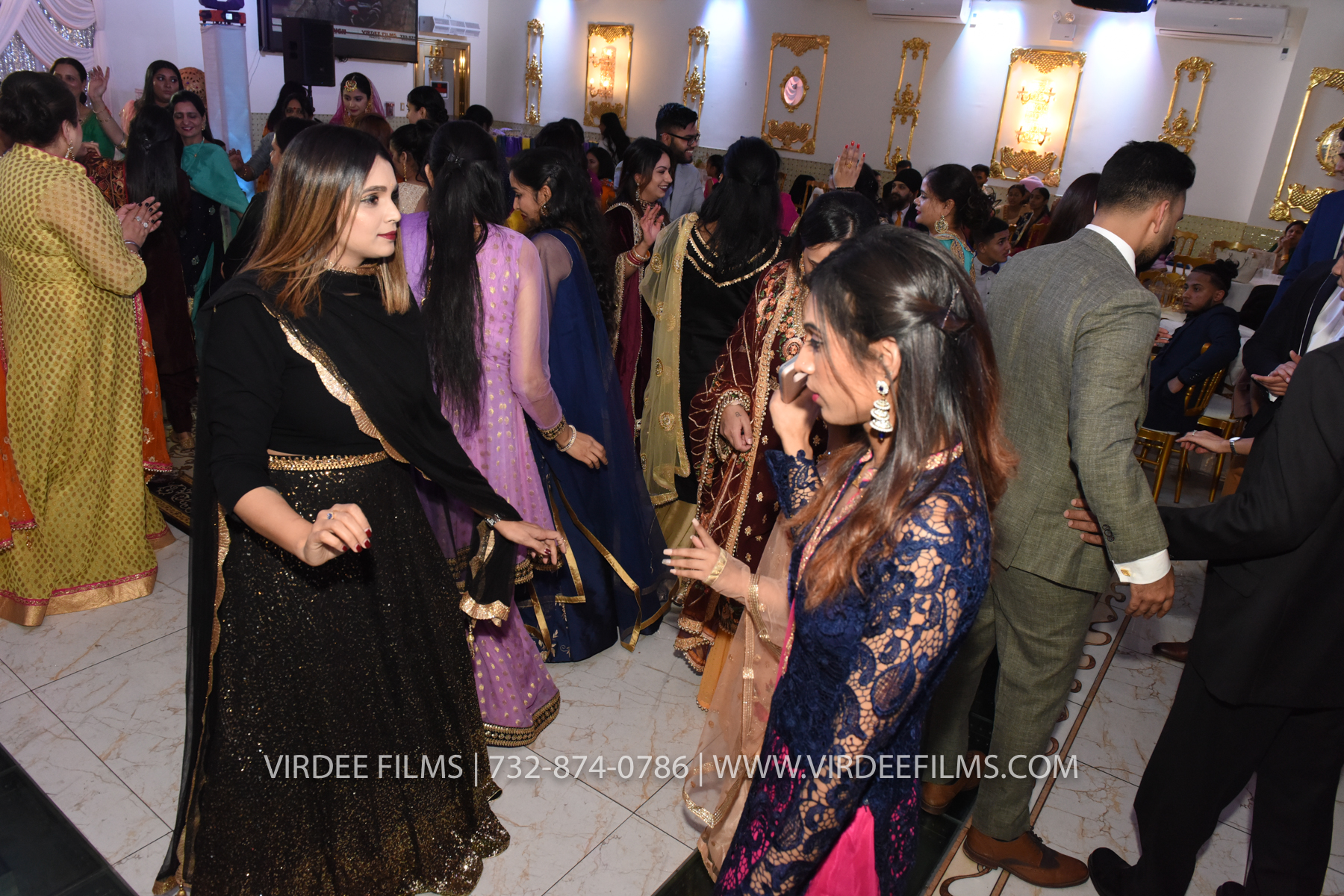 ZORA LOHRI (524)