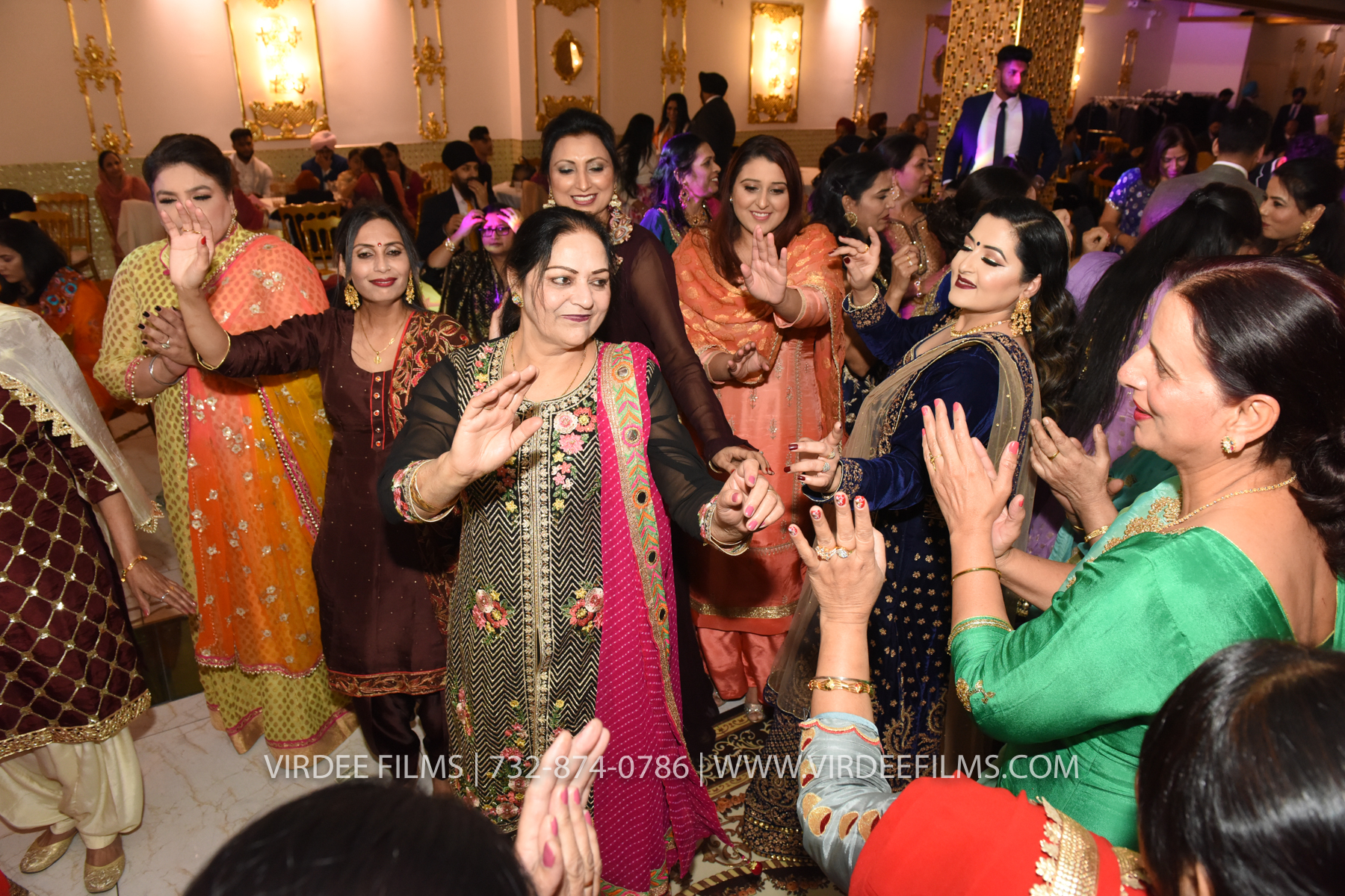 ZORA LOHRI (520)