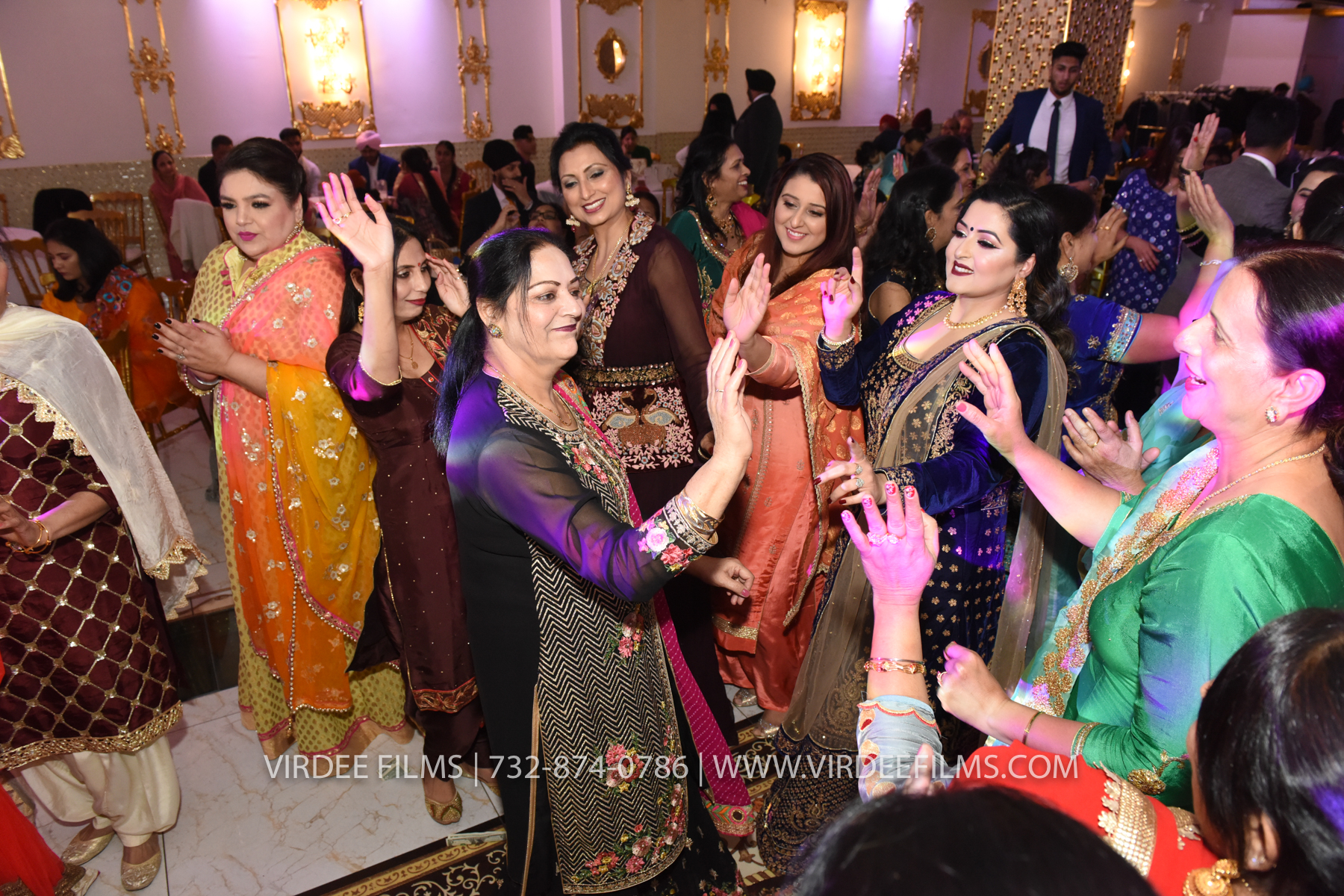 ZORA LOHRI (521)