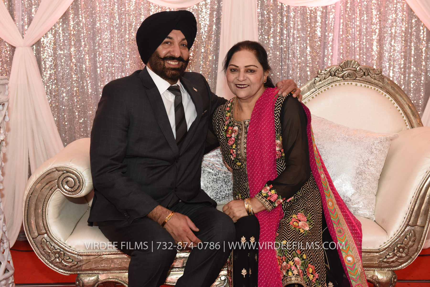 ZORA LOHRI (255)