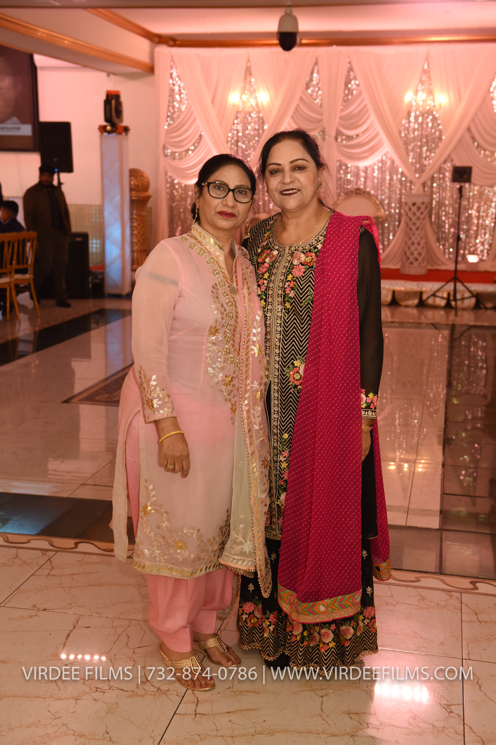 ZORA LOHRI (243)