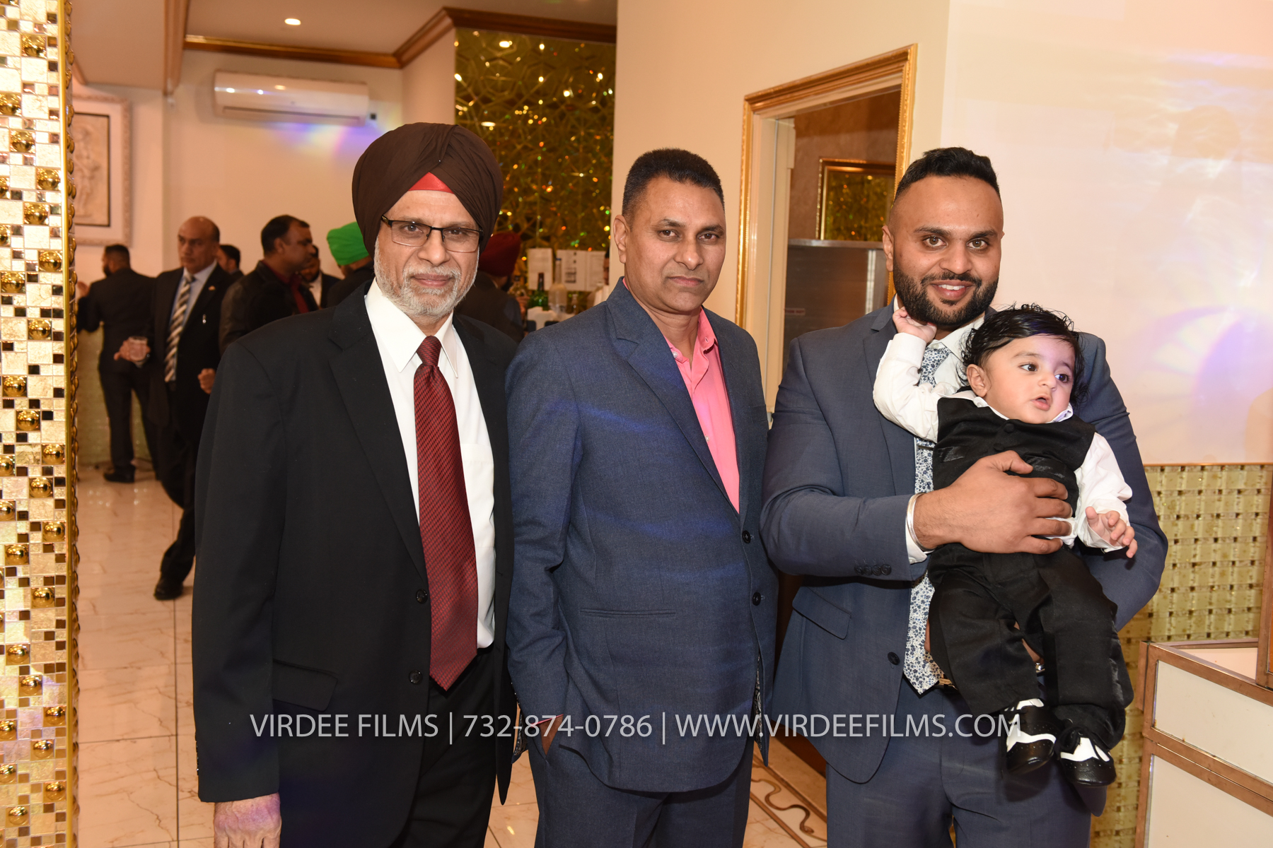 ZORA LOHRI (300)