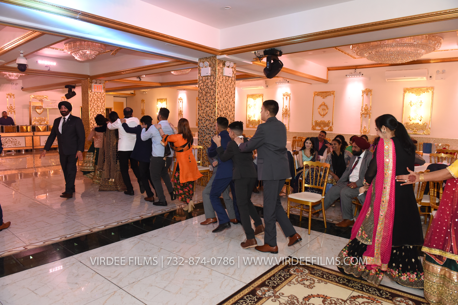 ZORA LOHRI (813)