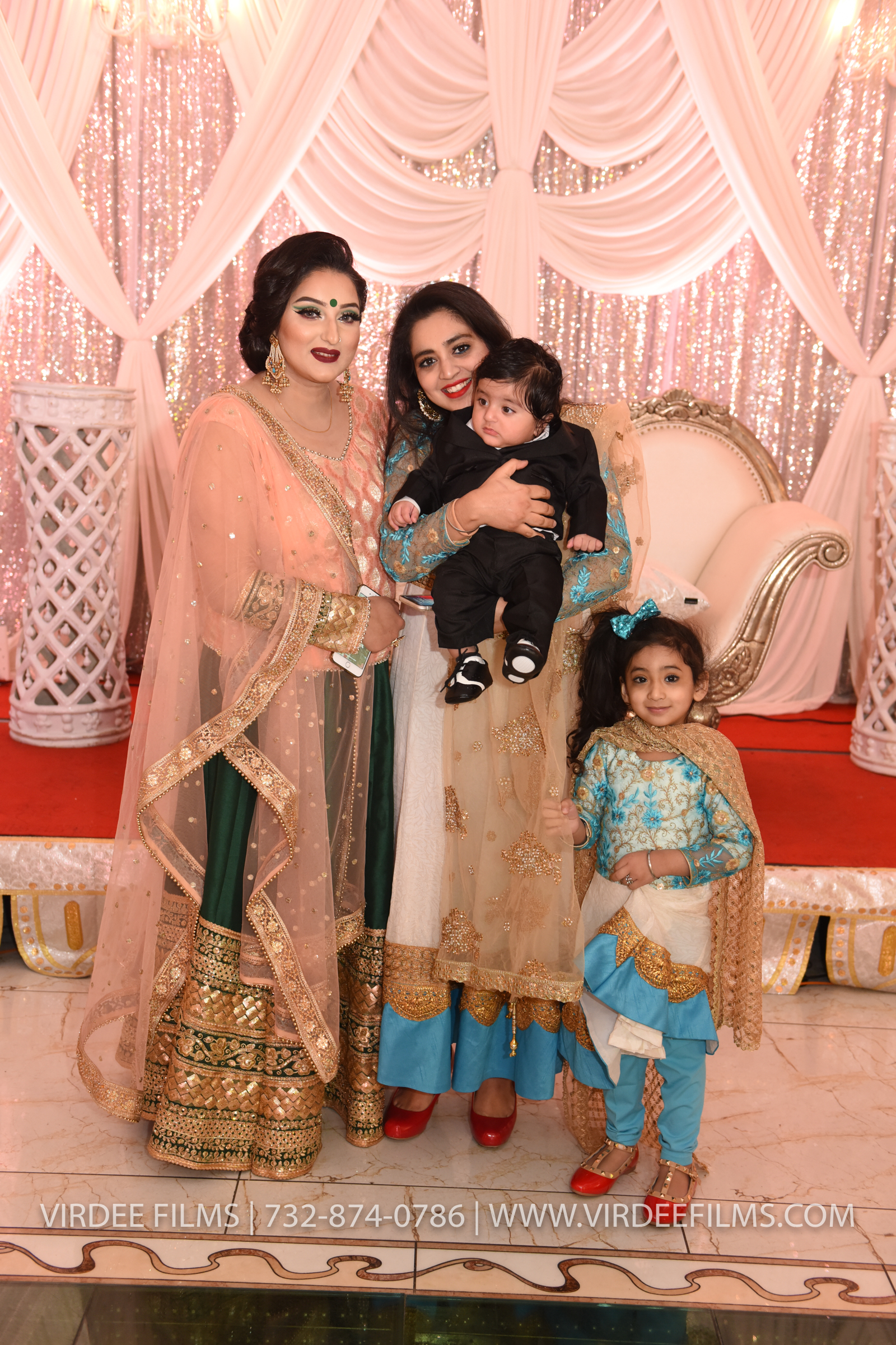 ZORA LOHRI (220)