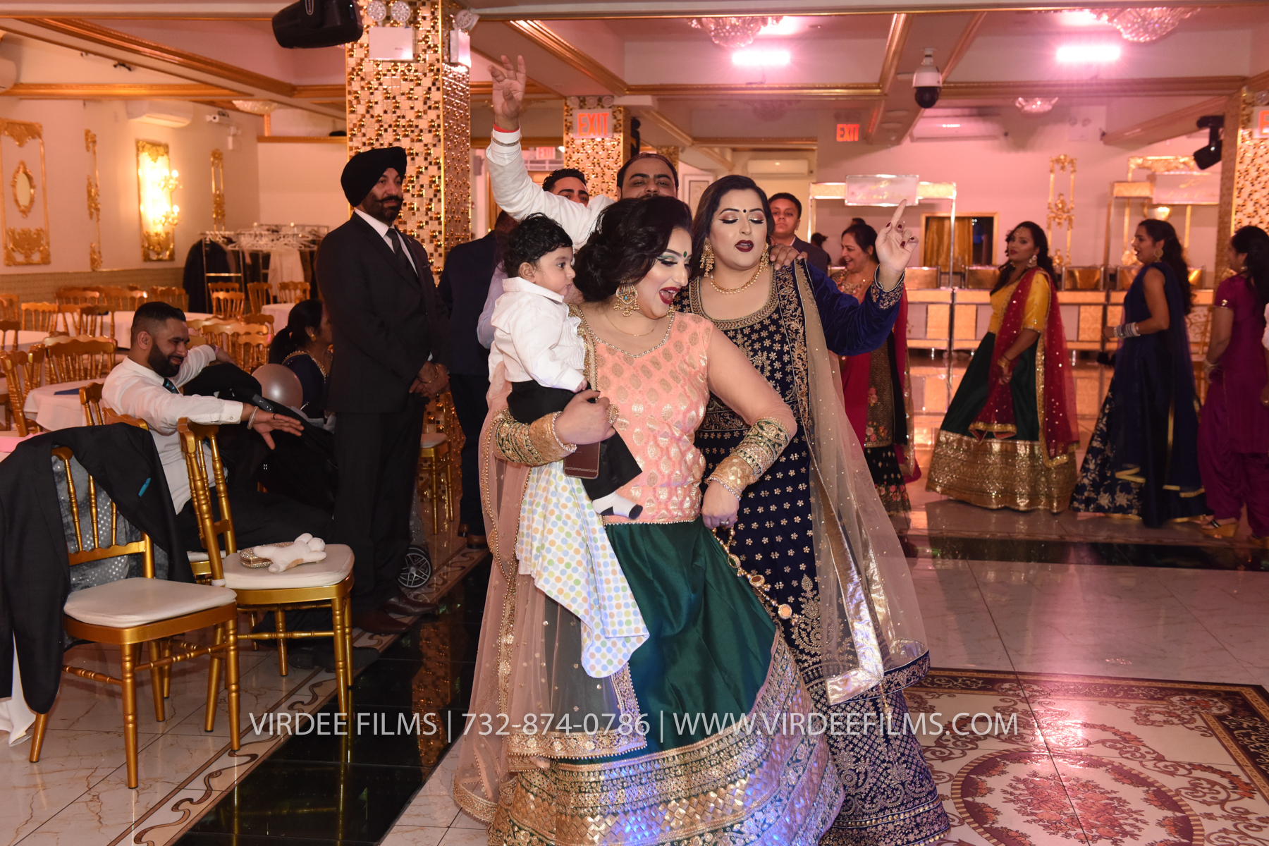 ZORA LOHRI (820)
