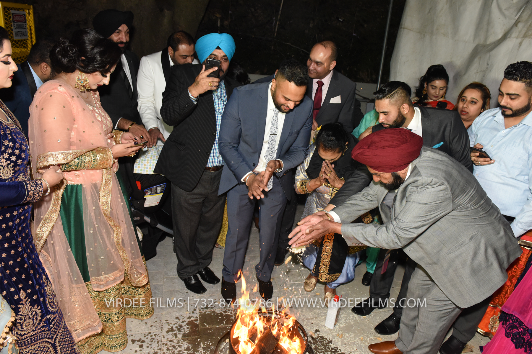ZORA LOHRI (472)