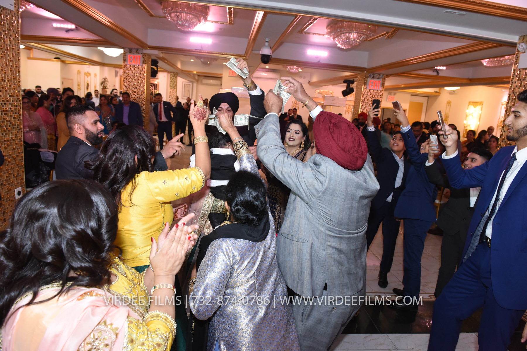 ZORA LOHRI (359)