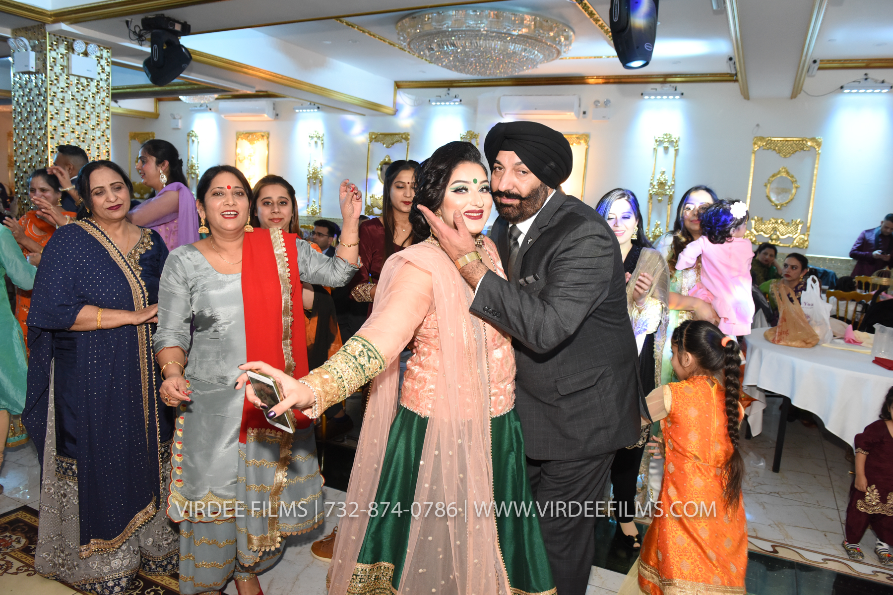 ZORA LOHRI (576)