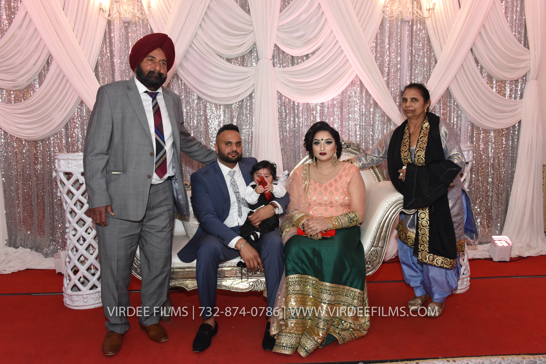 ZORA LOHRI (453)