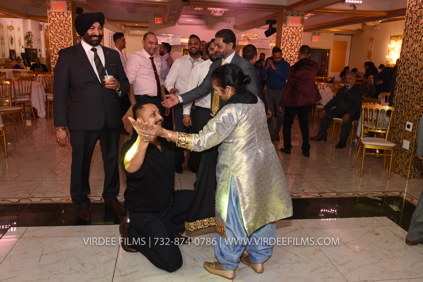 ZORA LOHRI (730)