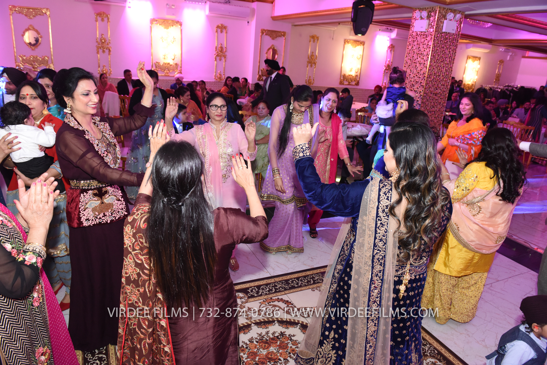 ZORA LOHRI (513)