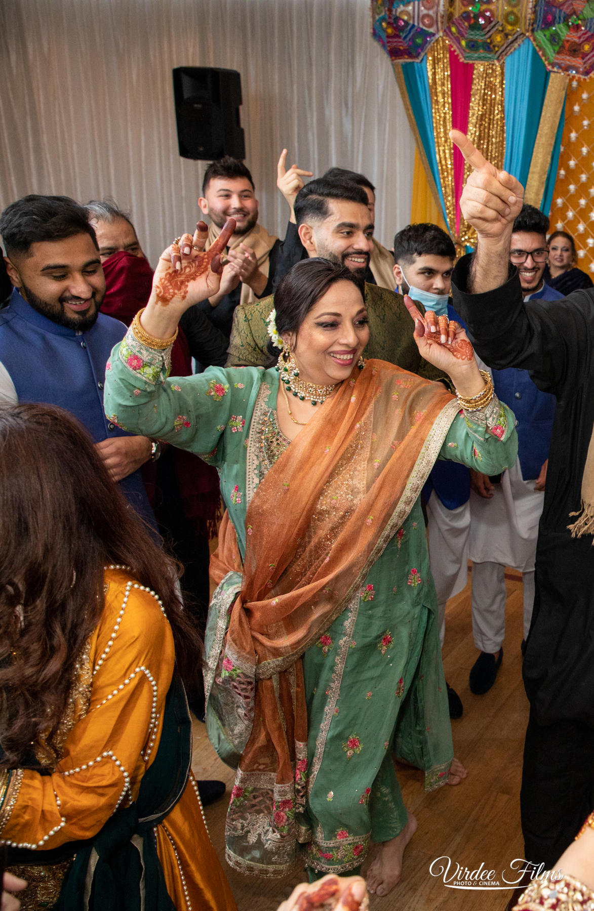 MEHNDI (805)