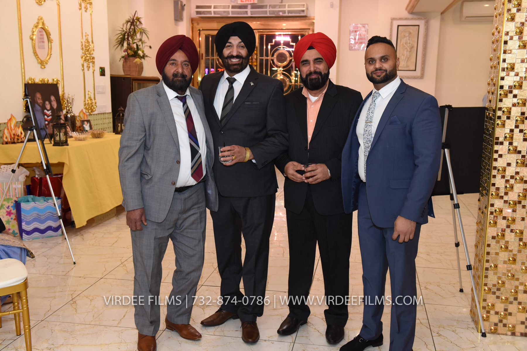 ZORA LOHRI (260)