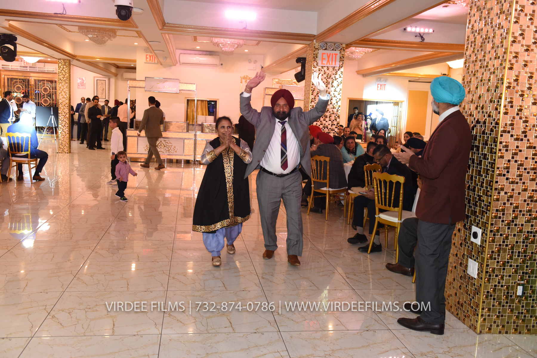 ZORA LOHRI (324)