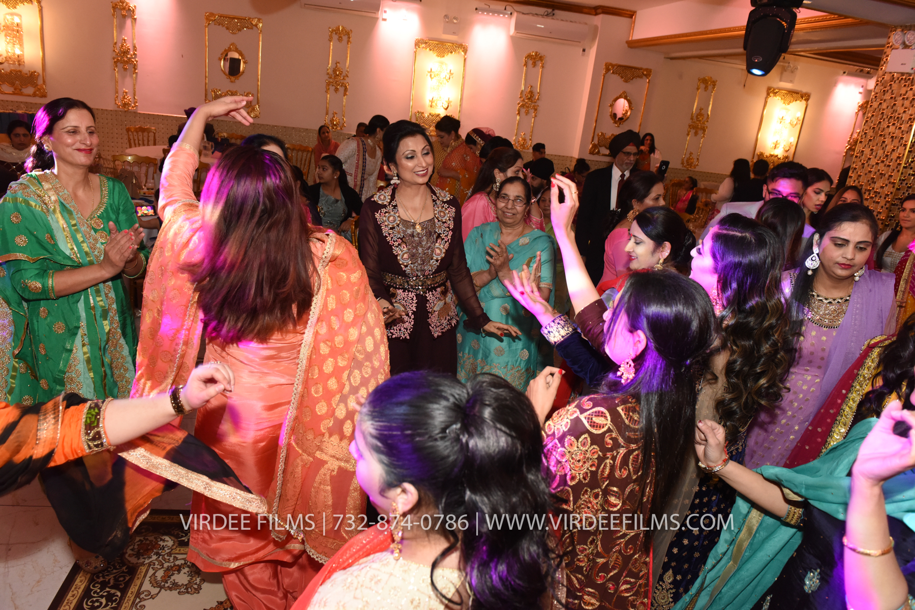ZORA LOHRI (528)