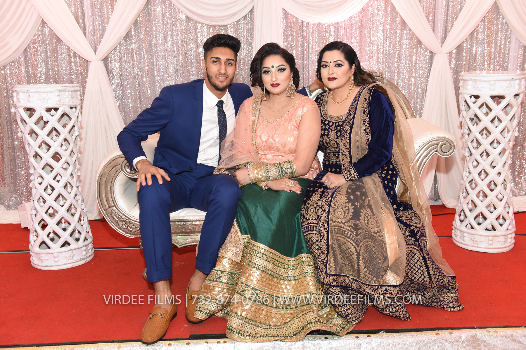 ZORA LOHRI (725)