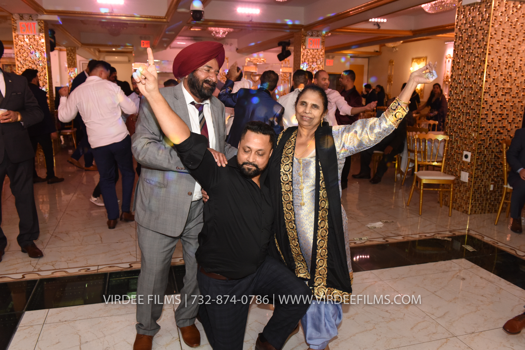 ZORA LOHRI (740)