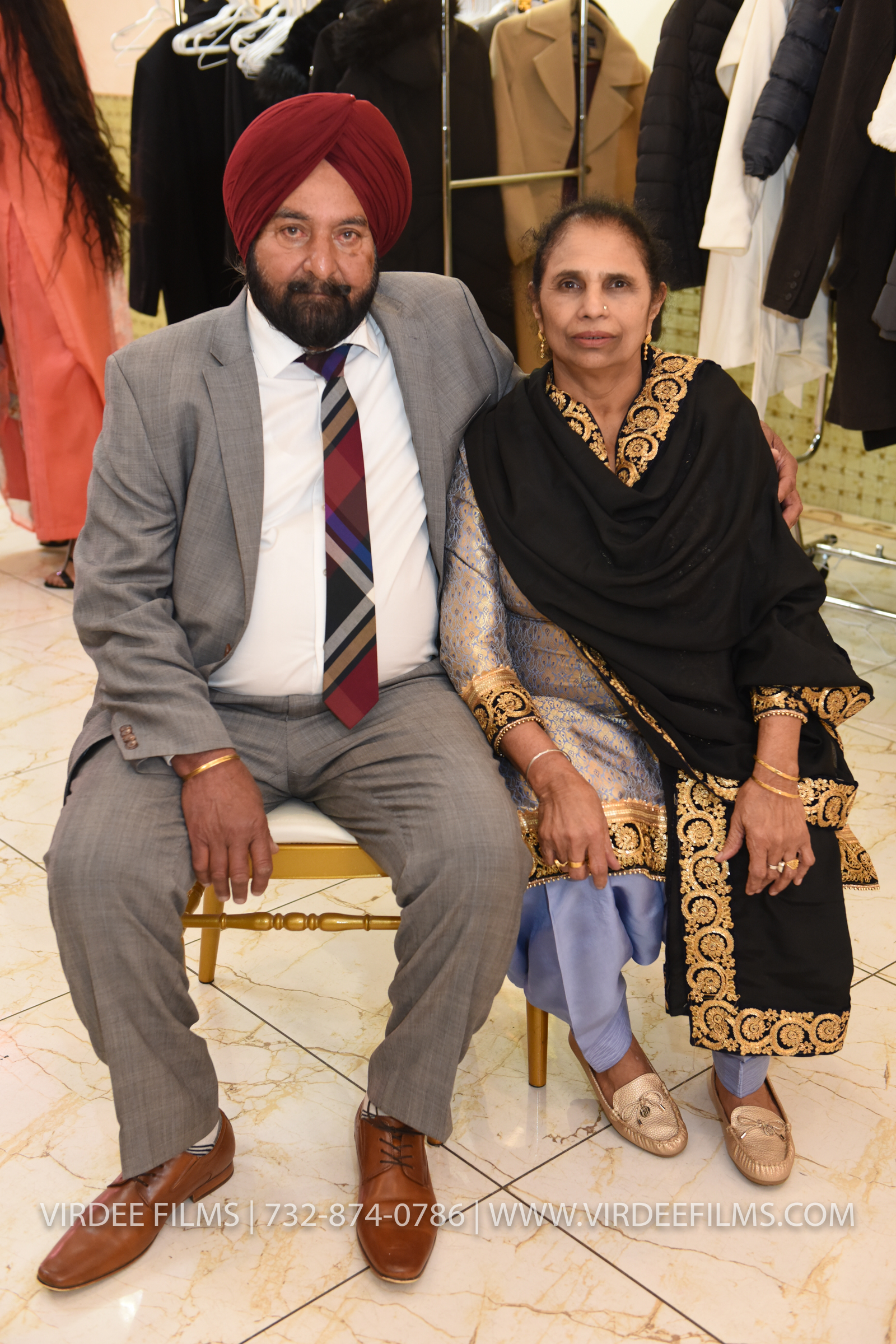 ZORA LOHRI (250)