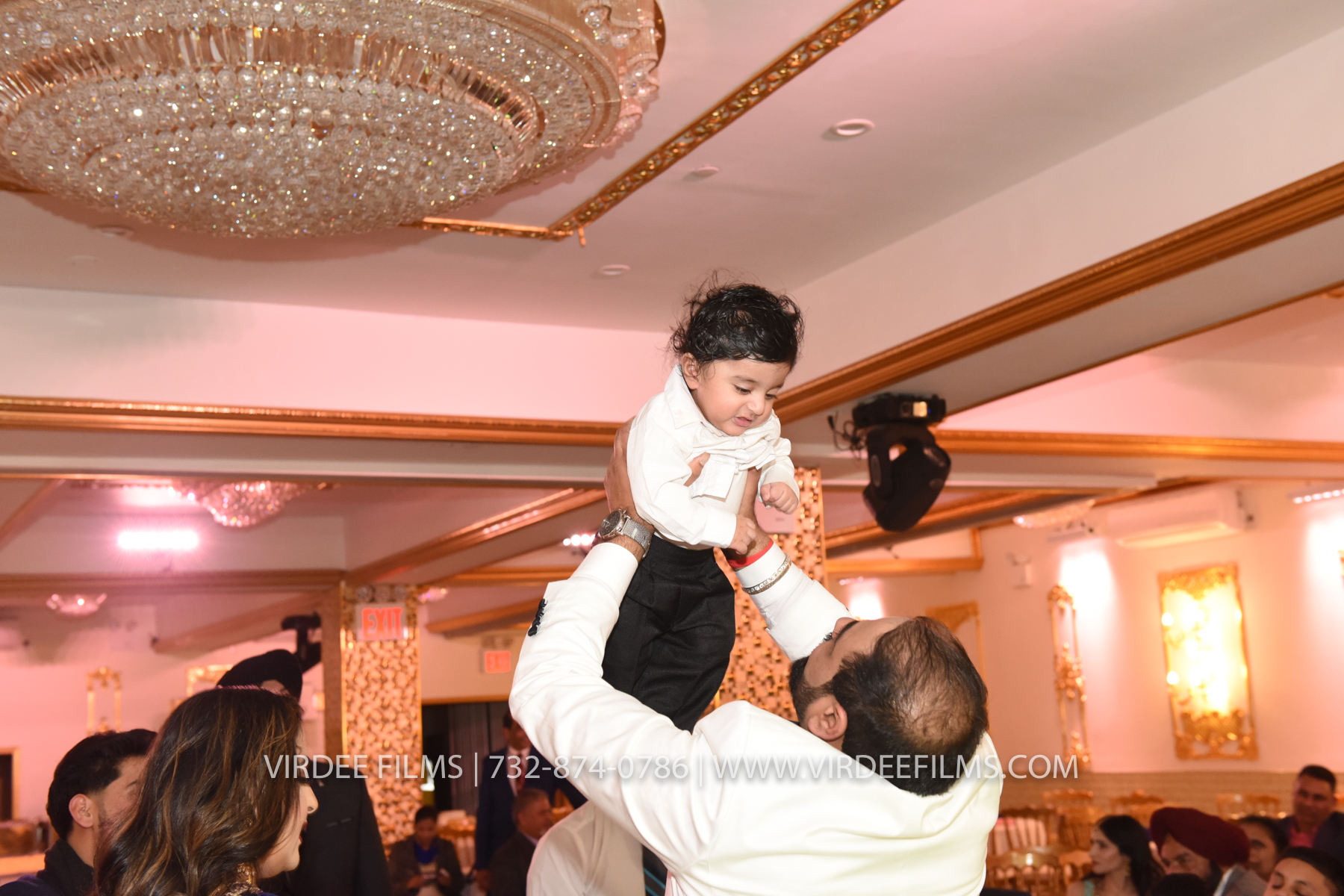 ZORA LOHRI (825)