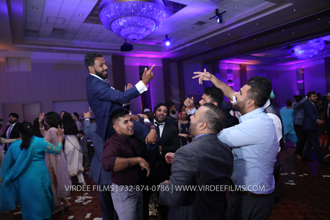 RECEPTION (889)