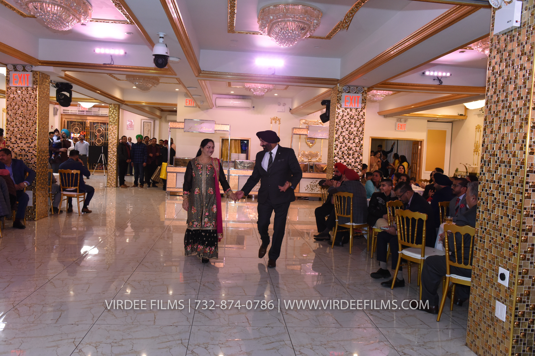 ZORA LOHRI (330)