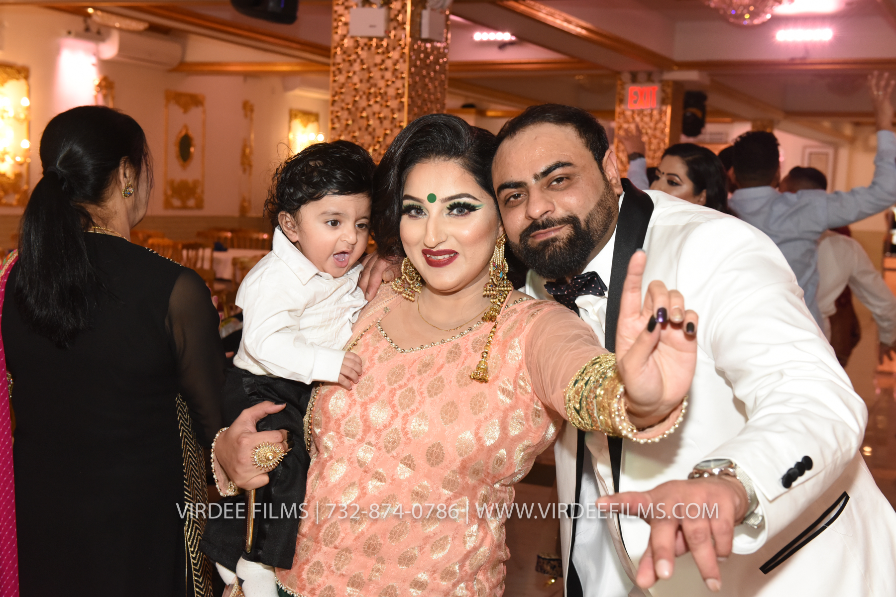 ZORA LOHRI (827)